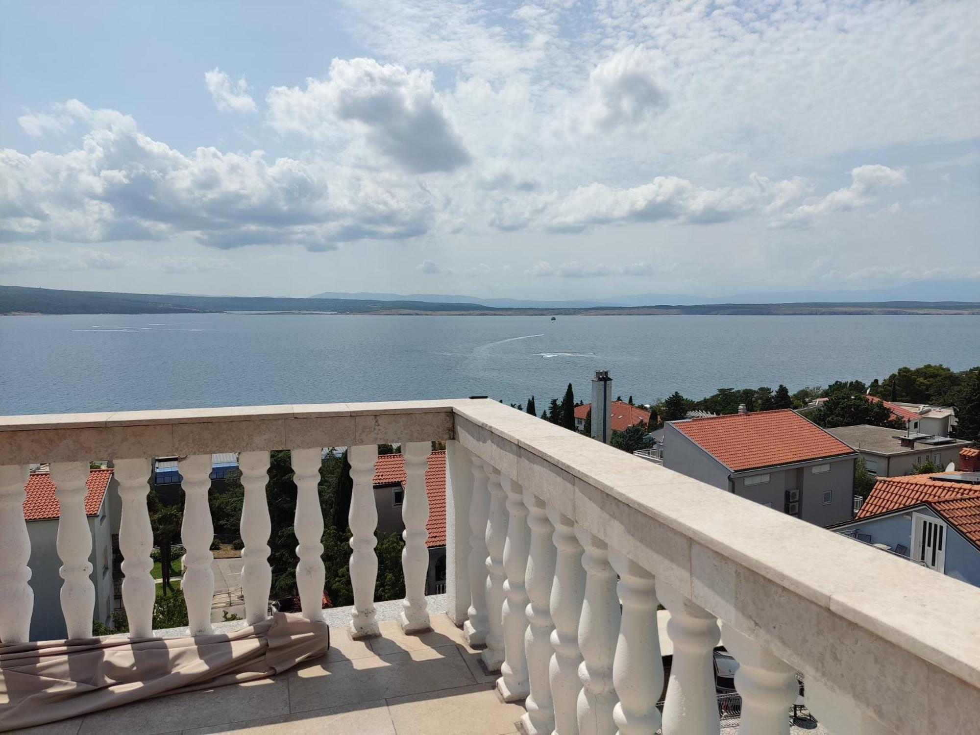 Panorama View Close Sandy Beach 100M To Talasoterapija, Crikvenica Luaran gambar